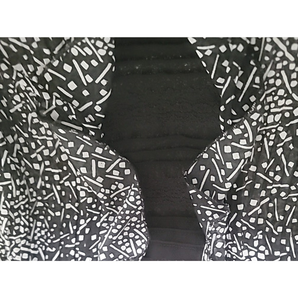 Laura Scott Woman's Size X Large Flared Sleeve Blouse Black White Flouncy - Picture 7 of 8